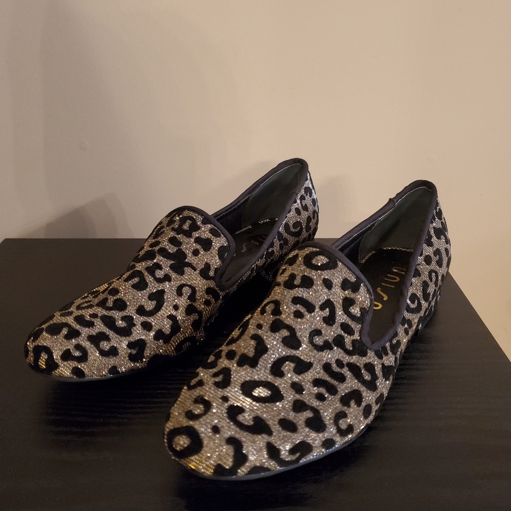 $10 SHOE SALE! Closet Closing! UNISA leopard sparkle loafers size 7.5